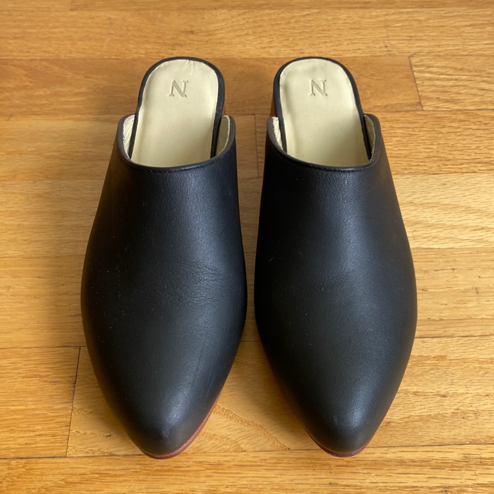 Black leather Nisolo mules. Size 6.5